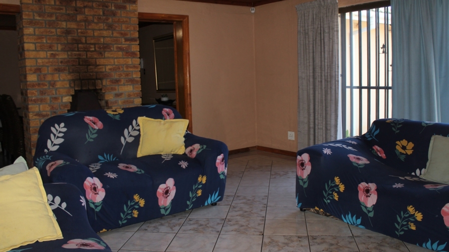 3 Bedroom Property for Sale in Avondale Western Cape